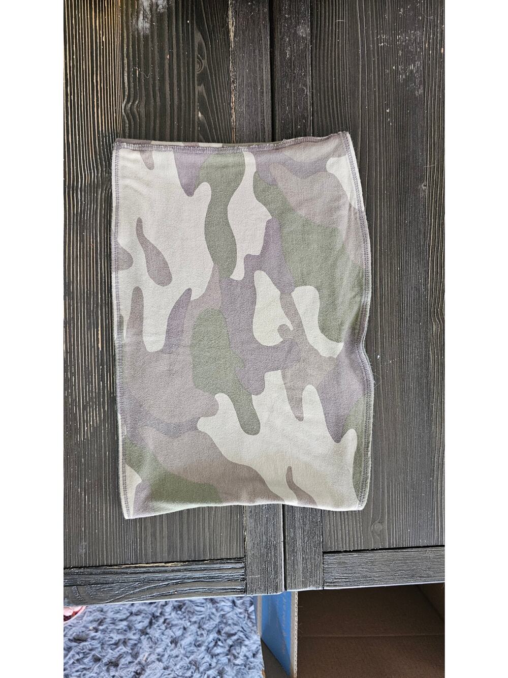 Desert Camo Sleeveless Crop Top • Size Medium / Small